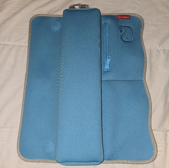 Skip Hop Baby Bath Elbow Rest, Moby, Blue With Water Resistant Zipper Pouch - Picture 1 of 2